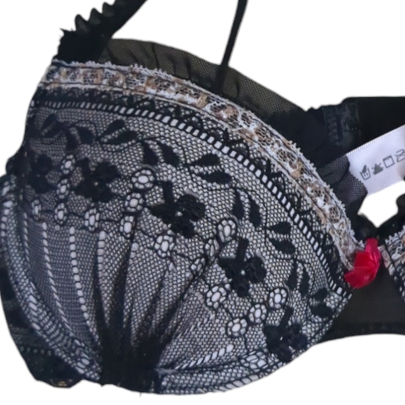 SOPHIE White and Black Lace Padded Bra Size 34B - Picture 8 of 14